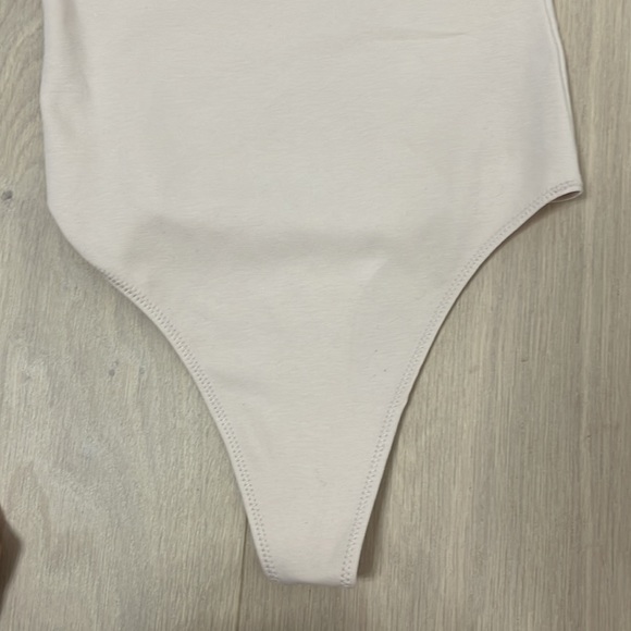 Wilfred Free from Aritzia bodysuit, size xs - Picture 5 of 8